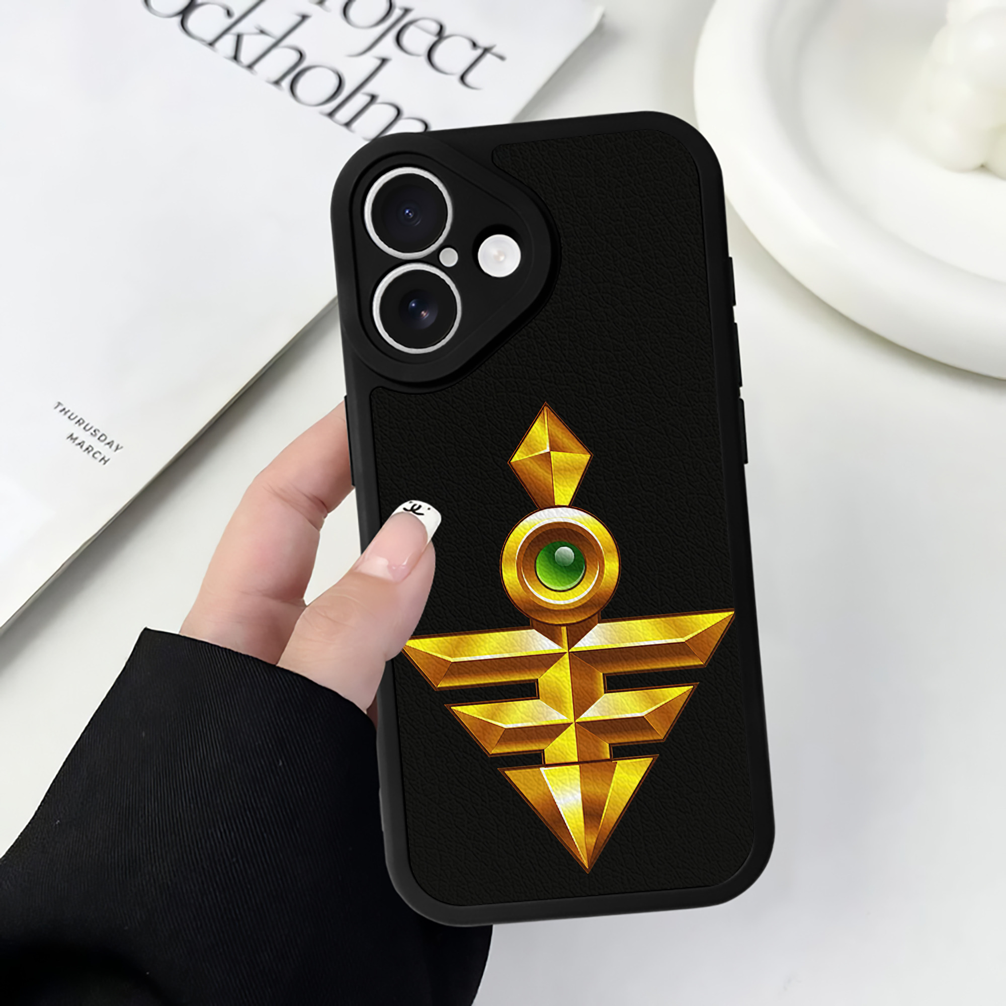 （画像用） 遊☆戯☆王 Yu-Gi-Oh! 【iPhone 16シリーズ対応】シリコンスマホケース（レザー調） 材質：シリコン
